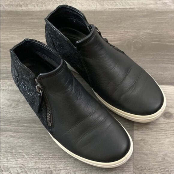 ECCO Soft 7 Leather Bootie Shoes 6.5 / 37 Black Mix Media Texture Zip Soft $170 - Picture 1 of 12
